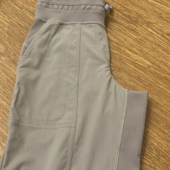 Lululemon Dance Studio Mid-Rise Cropped Pants - Picture 2 of 5